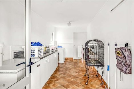 Photo of property in 219 South Road, Hawera, 4610