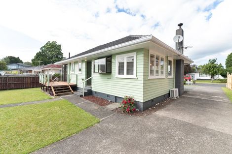 Photo of property in 23a Hereford Street, Te Atatu Peninsula, Auckland, 0610