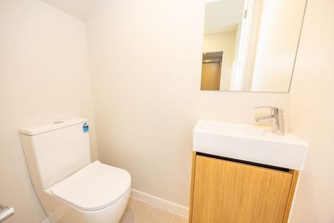 Photo of property in 34 Hellyers Street, Birkdale, Auckland, 0626