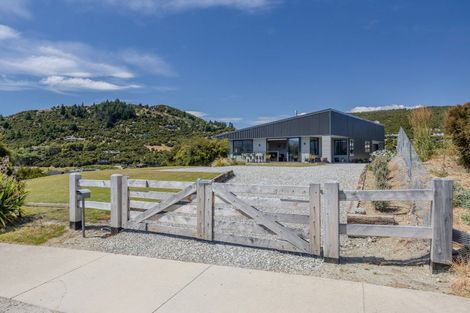 Photo of property in 6 Nokomai Street, Wanaka, 9305