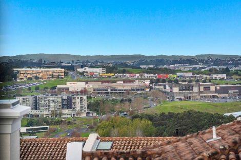 Photo of property in The Rise, 2/11 Hatfield Place, Albany Heights, Auckland, 0632