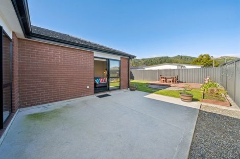 Photo of property in 17 Te Kaeaea Crescent, Wallaceville, Upper Hutt, 5018