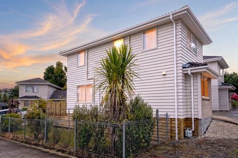 Photo of property in 11 Manatu Lane, Kelston, Auckland, 0602