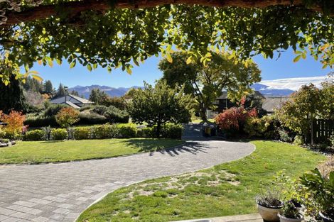 Photo of property in 21 Heuchan Lane, Wanaka, 9305