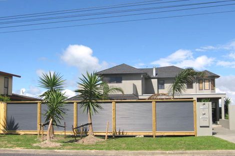 Photo of property in 1/23 Ridge Road, Waiake, Auckland, 0630