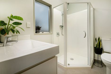 Photo of property in 48 Makora Road, Massey, Auckland, 0614