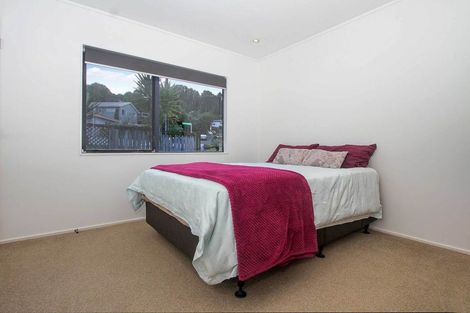 Photo of property in 1/2 Fernlea Rise, Bayview, Auckland, 0629