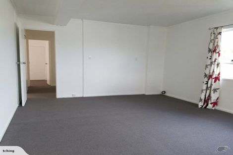 Photo of property in 2/527 Beach Road, Murrays Bay, Auckland, 0630
