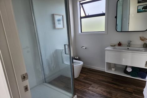 Photo of property in 2 Wairau Road, Oakura, 4374