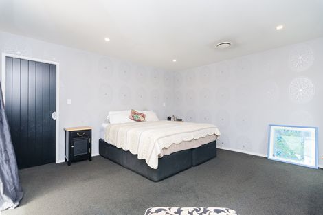 Photo of property in 2 The Glade, Carterton, 5713