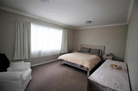 Photo of property in 33 Landmark Terrace, Orewa, 0931
