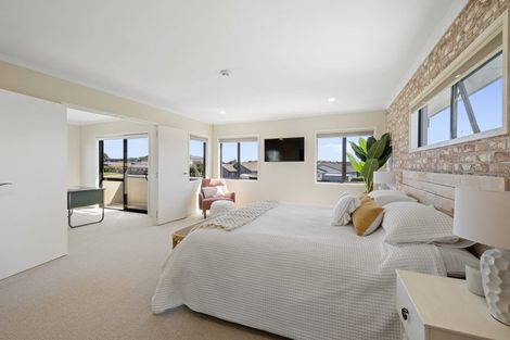 Photo of property in 9 Sampson Avenue, Waiwhakaiho, New Plymouth, 4312