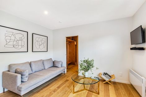 Photo of property in 49 Rolleston Street, Mount Cook, Wellington, 6021