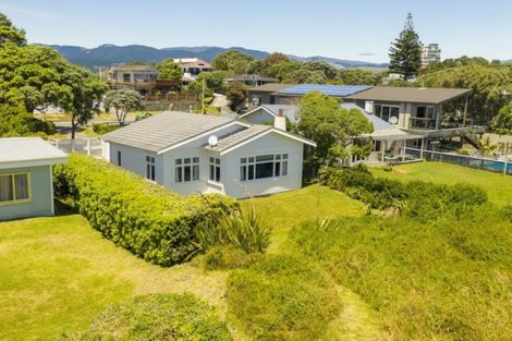 Photo of property in 37 Manly Street, Paraparaumu Beach, Paraparaumu, 5032