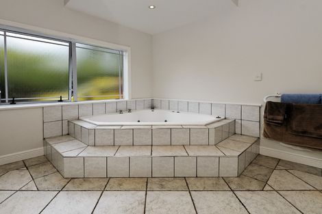 Photo of property in 56b Pleasant Road, Glen Eden, Auckland, 0602