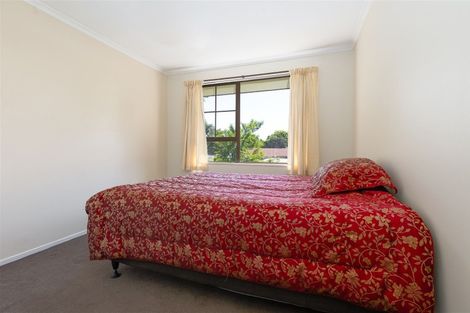 Photo of property in 12 Cunliffe Road, Redwood, Christchurch, 8051