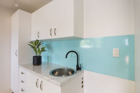 Photo of property in 128 Hillcrest Drive, Kelvin Grove, Palmerston North, 4414