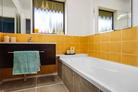 Photo of property in 12 Stirling Place, Dinsdale, Hamilton, 3204