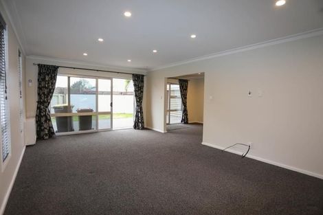Photo of property in 310 Memorial Avenue, Burnside, Christchurch, 8053