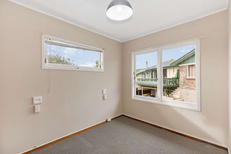 Photo of property in 5 Eyre Street, Henderson, Auckland, 0612