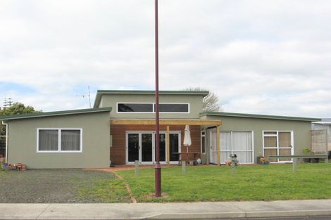 Photo of property in 8 Marlin Street, Whitianga, 3510