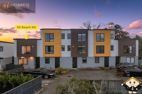 Photo of property in 5e Beach Road, Te Atatu Peninsula, Auckland, 0610