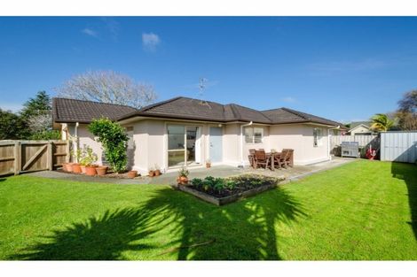 Photo of property in 114f Colwill Road, Massey, Auckland, 0614