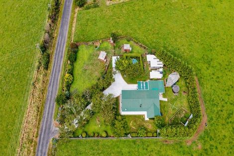 Photo of property in 244 Maata Road, Eltham, 4398
