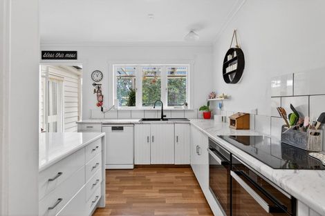 Photo of property in 32 Franklin Road, Paparoa, 0571