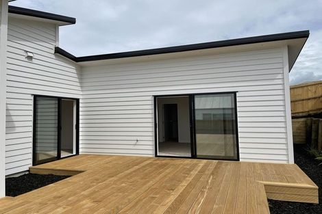 Photo of property in 40 Taikura Avenue, Red Beach, 0932