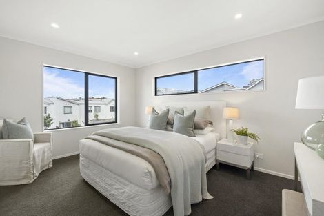 Photo of property in 5 Owen Chapman Drive, Red Beach, 0932