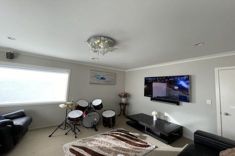 Photo of property in 60 Erlestoke Crescent, Churton Park, Wellington, 6037