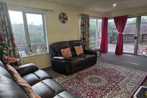 Photo of property in 6 Ronald Woolf Place, Churton Park, Wellington, 6037