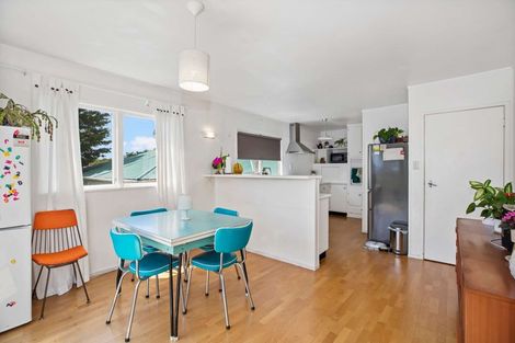 Photo of property in 12 De Val Drive, Titirangi, Auckland, 0604