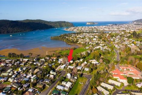 Photo of property in 121 Durrant Drive, Whangamata, 3620