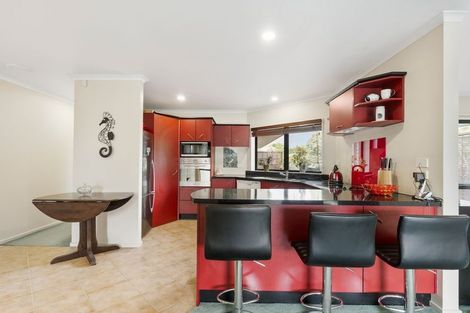 Photo of property in 320 Hill Road, The Gardens, Auckland, 2105