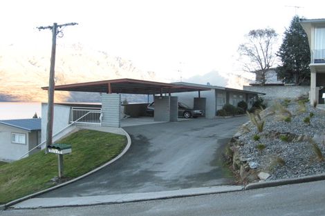 Photo of property in 2/12 Glasgow Street, Queenstown, 9300