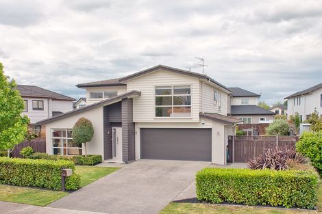 Photo of property in 16 Lake Road, Northcote, Auckland, 0627