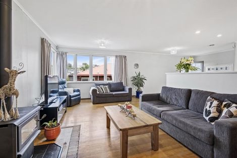 Photo of property in 2/29 Merriefield Avenue, Forrest Hill, Auckland, 0620