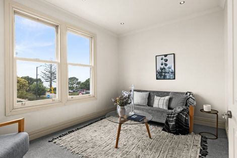 Photo of property in 201 Marine Parade, Napier South, Napier, 4110