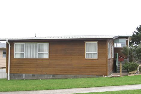 Photo of property in 36 Edgecombe Street, Newlands, Wellington, 6037