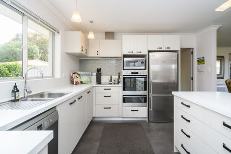 Photo of property in 33 Newcastle Street, Hokowhitu, Palmerston North, 4410