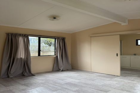 Photo of property in 29 Taikata Road, Te Atatu Peninsula, Auckland, 0610