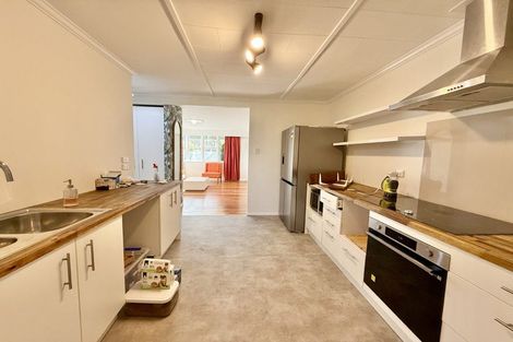 Photo of property in 5 Johnston Grove, Taita, Lower Hutt, 5011