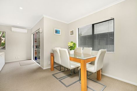 Photo of property in 2/28 Holiday Road, Stanmore Bay, Whangaparaoa, 0932