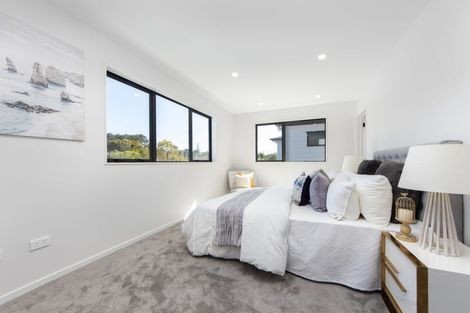 Photo of property in 3b Pendlebury Street, Green Bay, Auckland, 0604