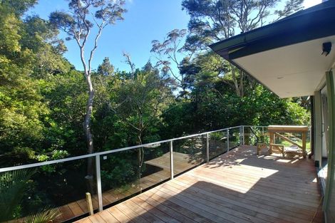 Photo of property in 28 Pupuke Road, Hillcrest, Auckland, 0627