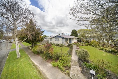 Photo of property in 66 Ruamahanga Crescent, Terrace End, Palmerston North, 4410