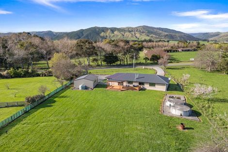 Photo of property in 841 Makerua Road, Tokomaru, Palmerston North, 4474