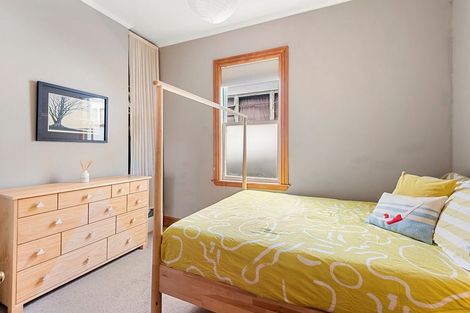 Photo of property in 15 Upper Bourke Street, Kilbirnie, Wellington, 6022